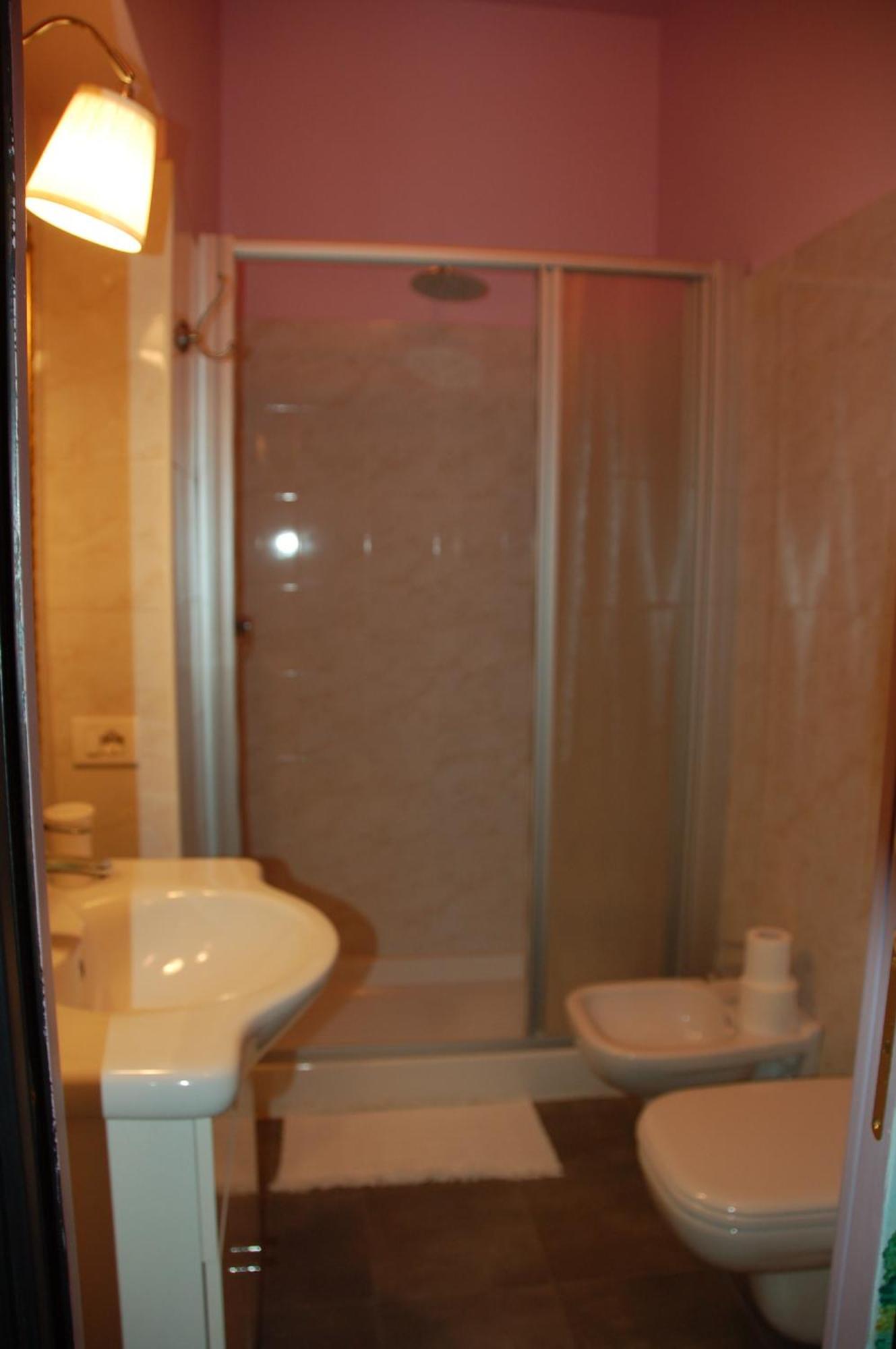 B&B Cherry En Rose Lezzeno Exterior photo