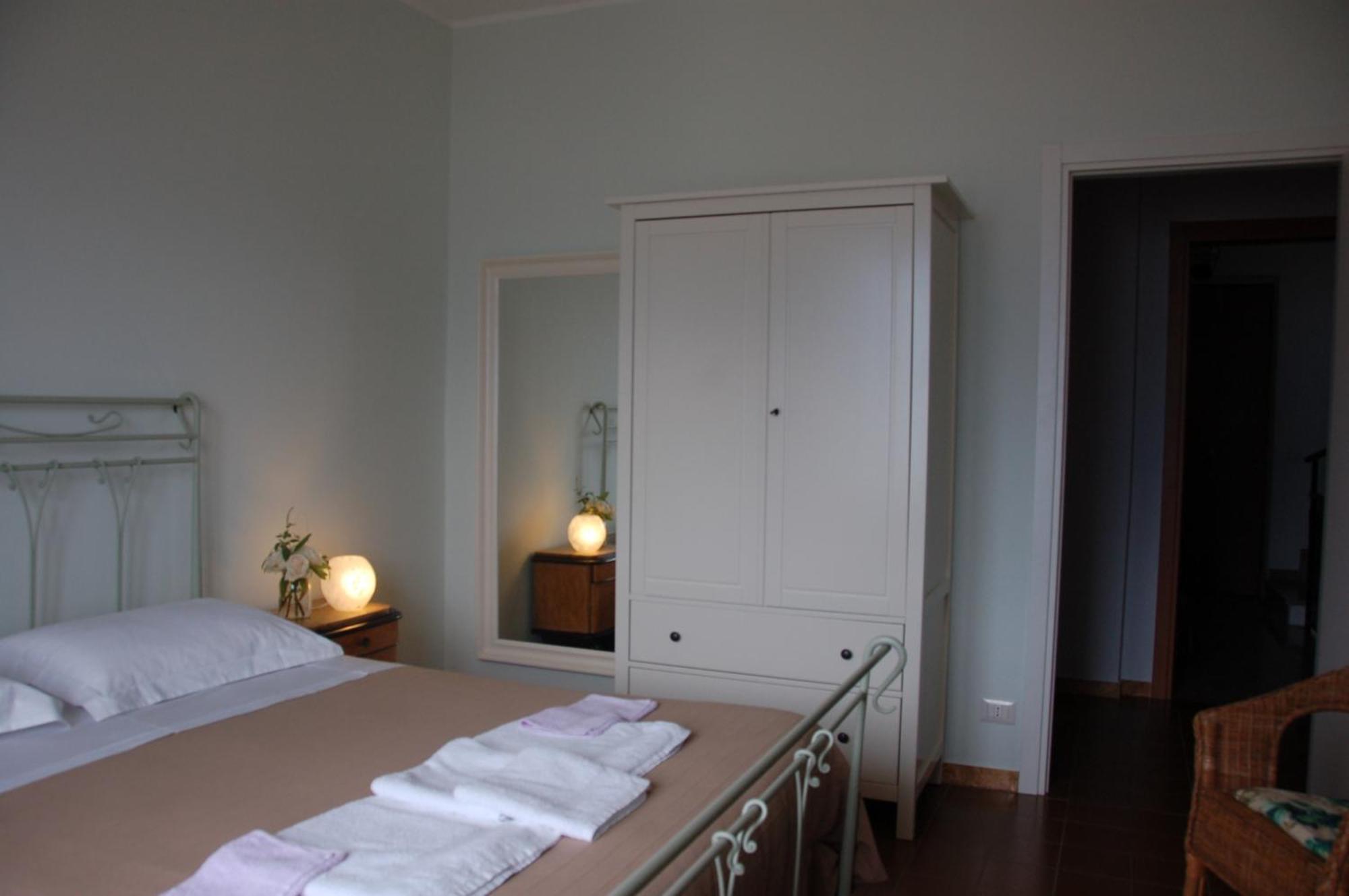 B&B Cherry En Rose Lezzeno Room photo