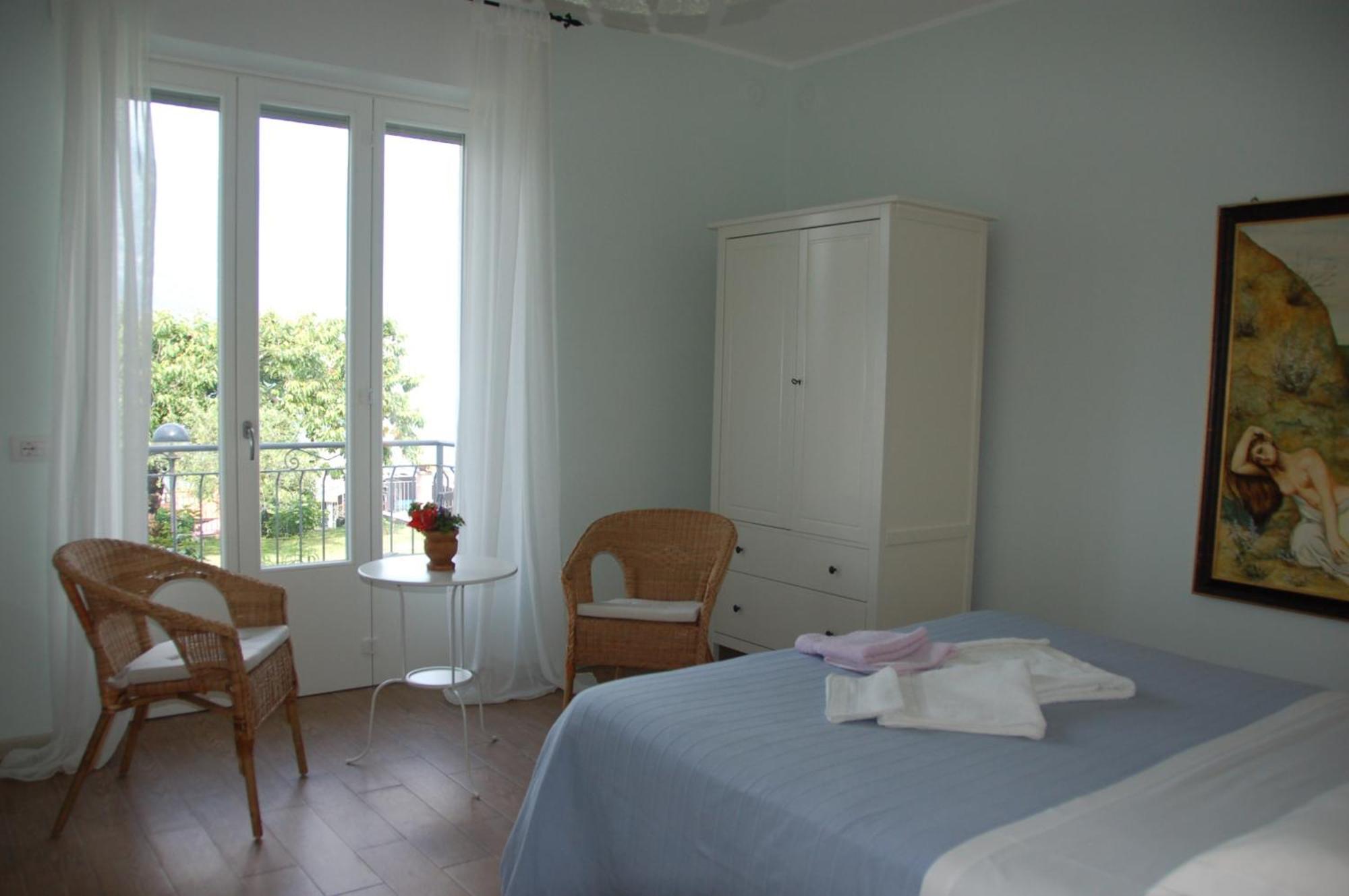 B&B Cherry En Rose Lezzeno Exterior photo
