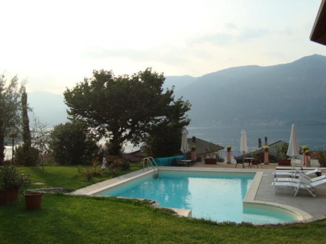 B&B Cherry En Rose Lezzeno Exterior photo
