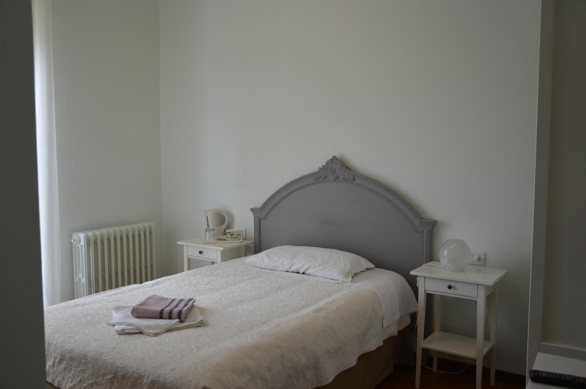 B&B Cherry En Rose Lezzeno Room photo